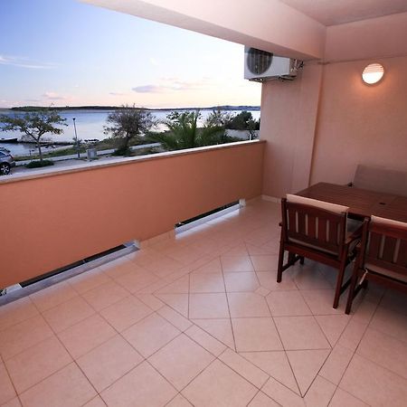 Apartments Miroslav Povljana Extérieur photo