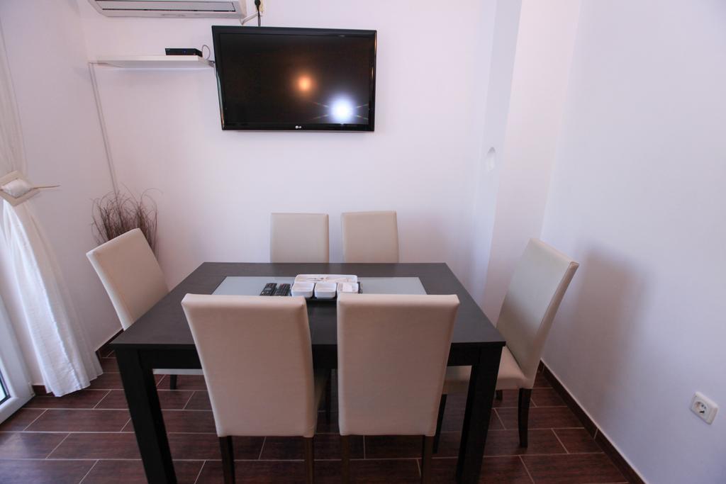 Apartments Miroslav Povljana Extérieur photo