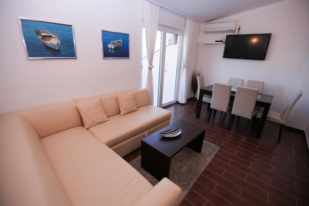 Apartments Miroslav Povljana Extérieur photo