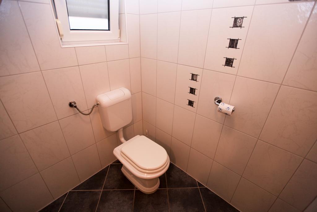 Apartments Miroslav Povljana Extérieur photo